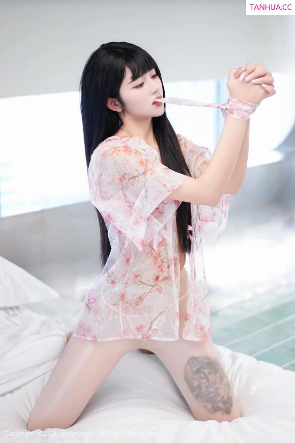   [XiuRen]高清写真图 2024.03.07 No.8190 赵可欣baby 新人美腿第11张图片